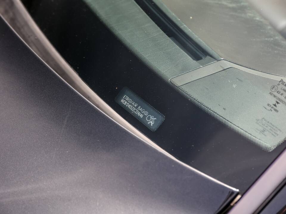 Image 24/37 of Mercedes-Benz E 320 (1995)