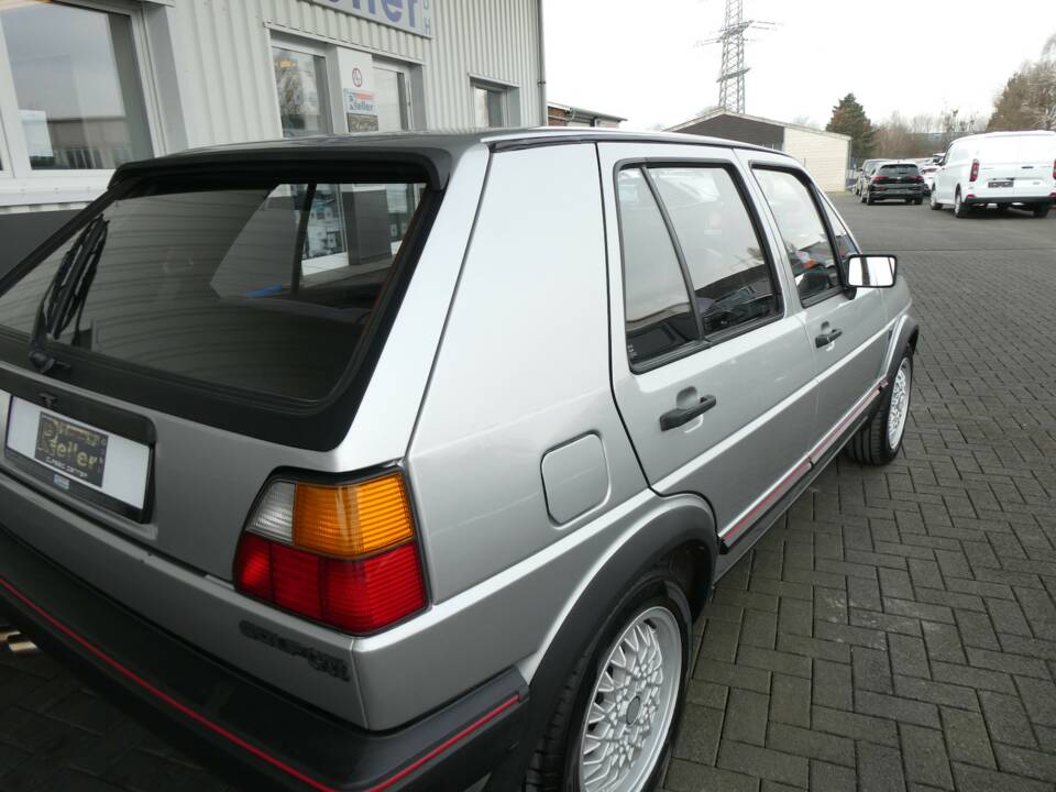 Image 20/23 of Volkswagen Golf Mk II GTi 1.8 (1988)