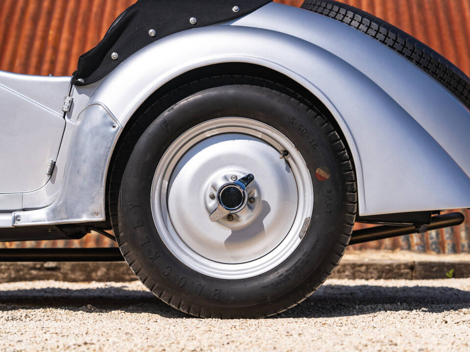 Immagine 32/35 di BMW 328 (1938)