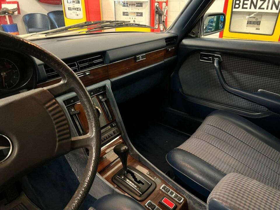 Bild 11/20 von Mercedes-Benz 280 SE (1980)