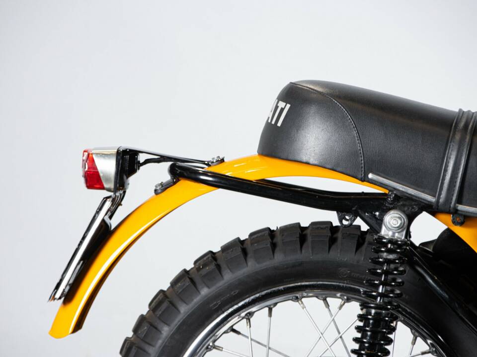 Immagine 27/50 di Ducati 250 Scrambler (1971)