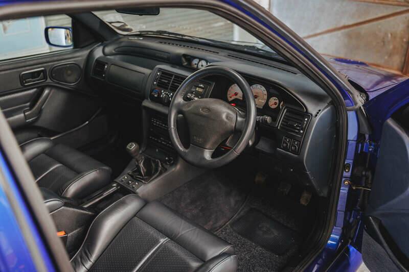Image 2/50 of Ford Escort RS Cosworth (1996)