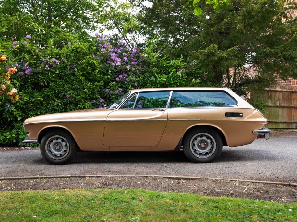 Image 2/50 of Volvo 1800 ES (1973)