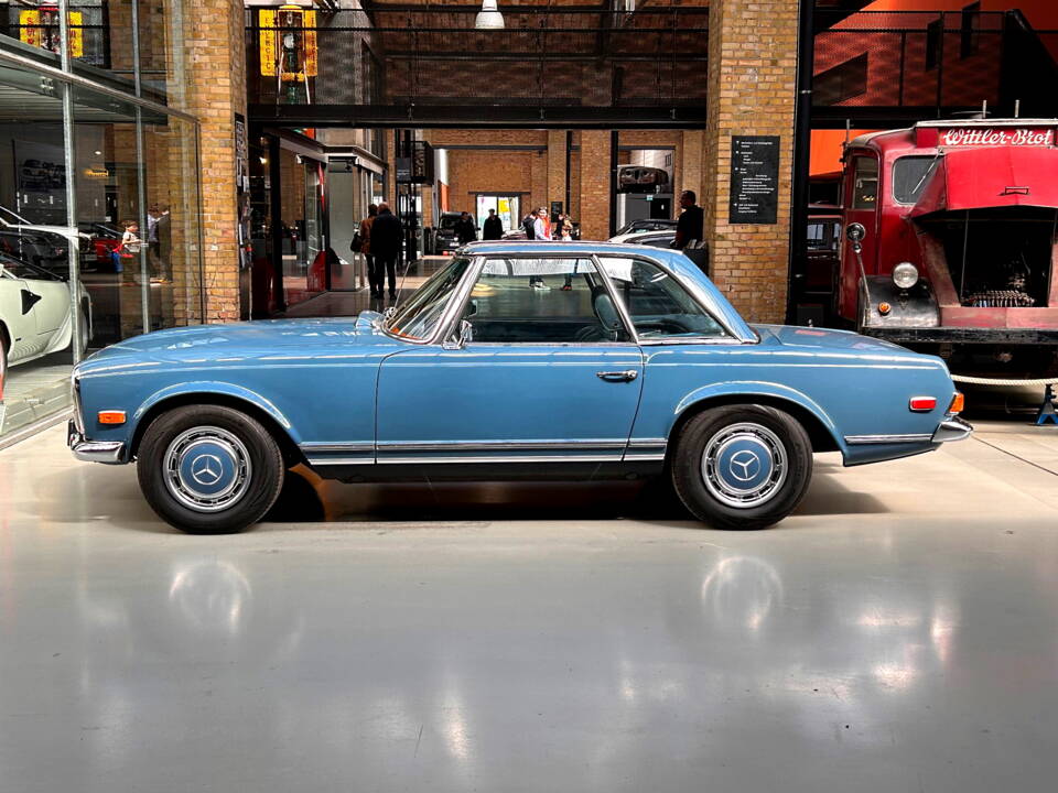 Image 17/36 of Mercedes-Benz 280 SL (1970)