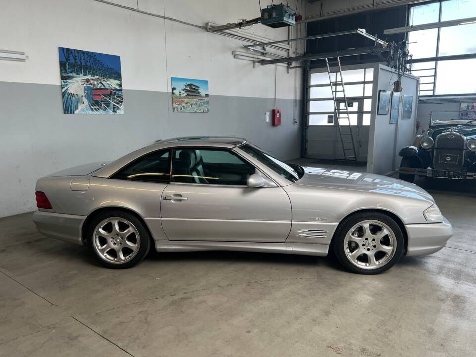 Image 58/60 of Mercedes-Benz SL 500 &quot;Silver Arrow&quot; (2002)