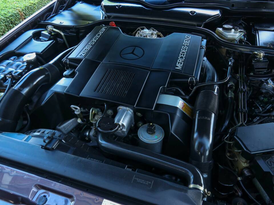 Image 50/50 of Mercedes-Benz 500 SL (1990)