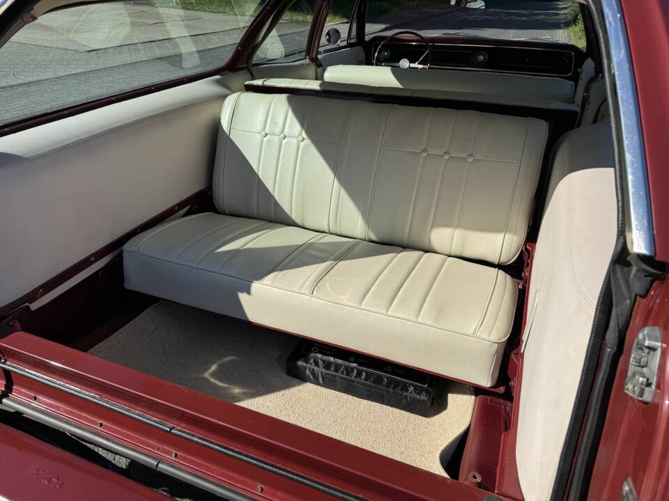 Image 11/20 of Chevrolet Impala Station Wagon (1965)