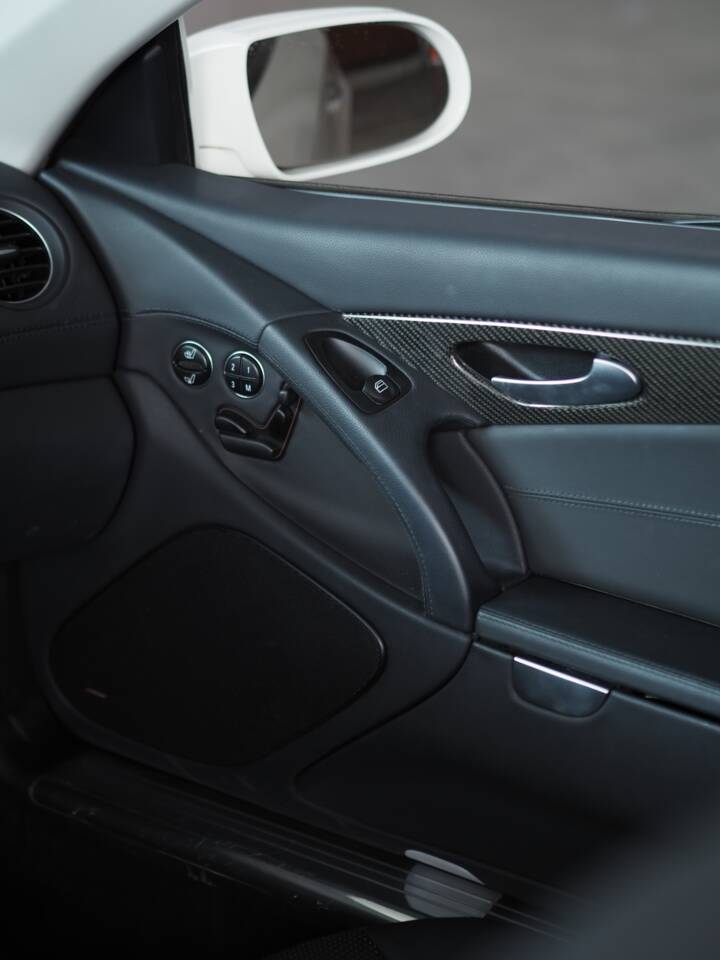 Immagine 43/49 di Mercedes-Benz SL 55 AMG (2006)
