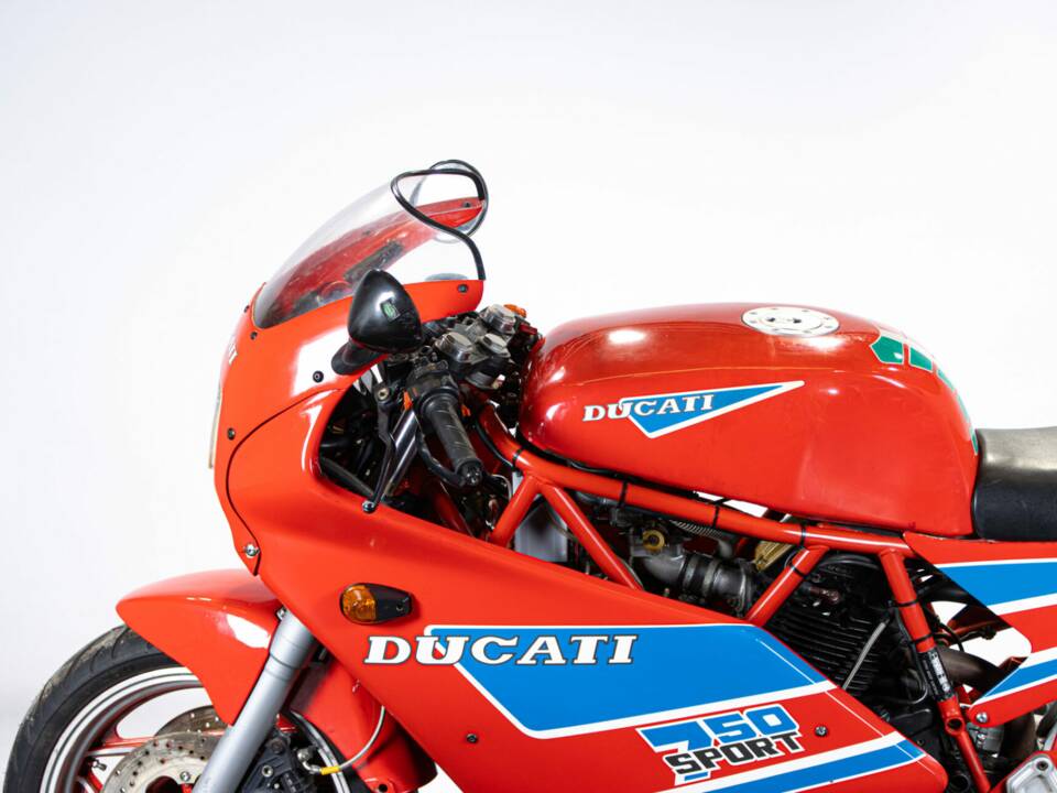Bild 10/50 von Ducati 750 Sport (1986)