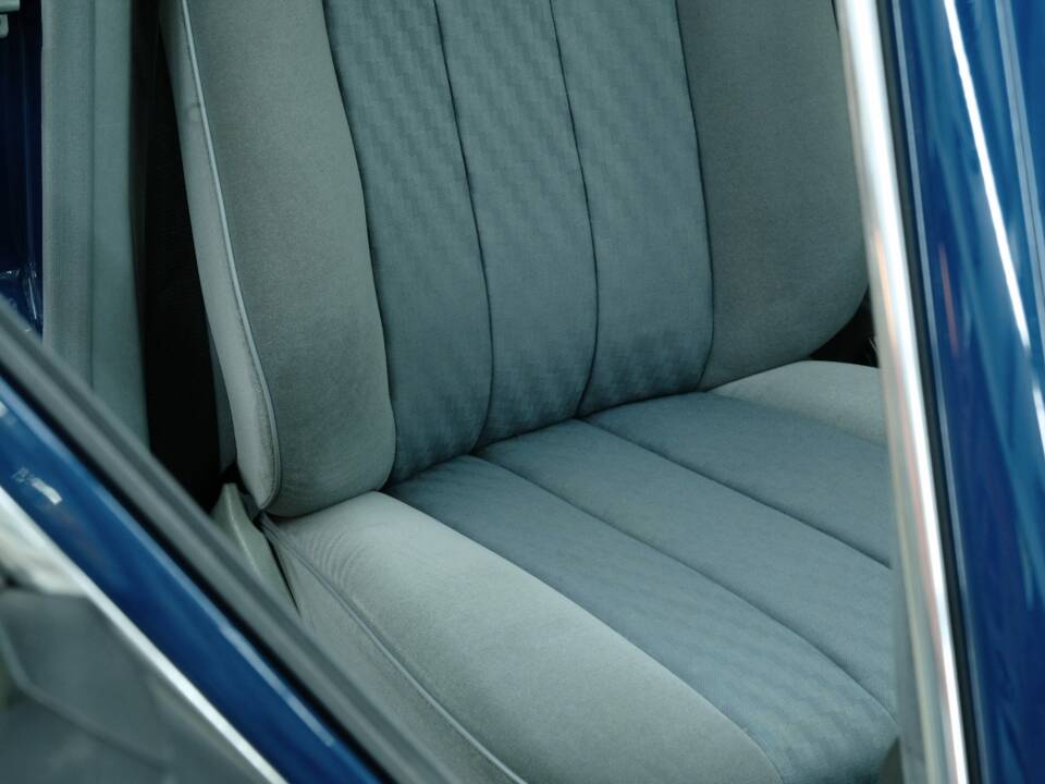 Bild 29/50 von Mercedes-Benz 300 SE (1990)