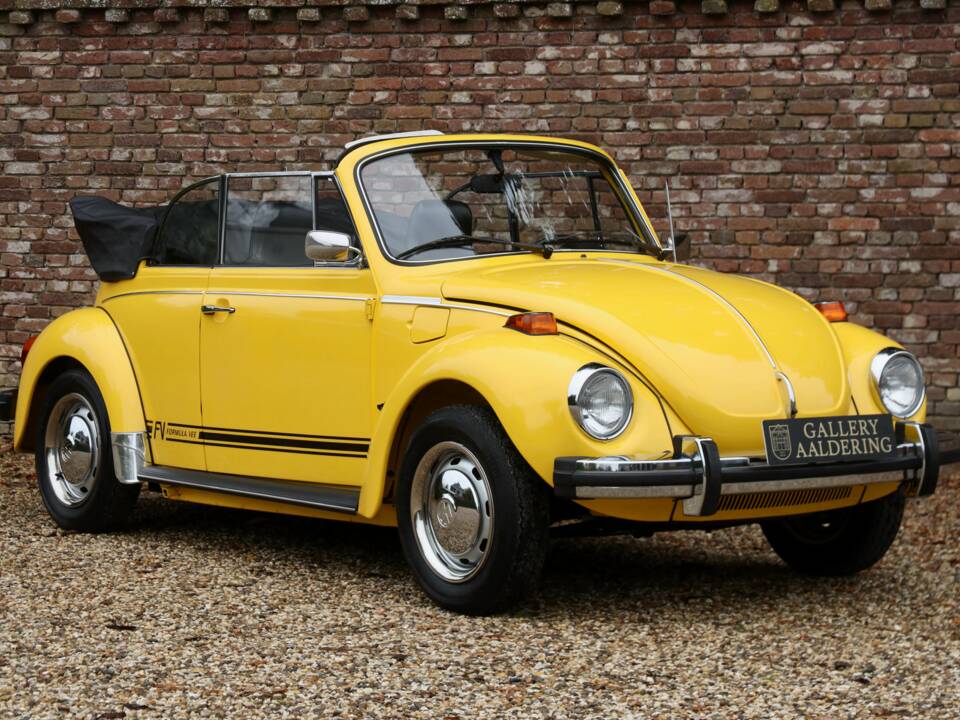 Image 39/50 de Volkswagen Beetle 1303 (1975)