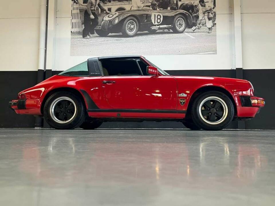 Image 36/50 of Porsche 911 Carrera 3.2 (1987)