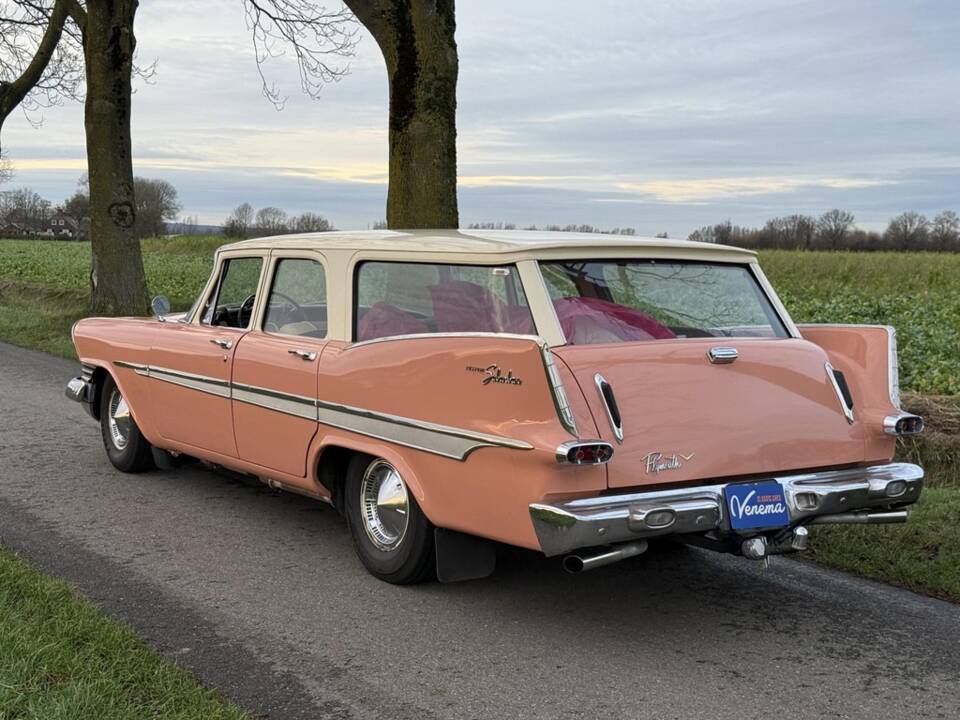 Image 6/12 of Plymouth Sport Suburban (1959)