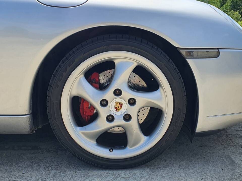 Image 19/31 de Porsche 911 Carrera (2000)