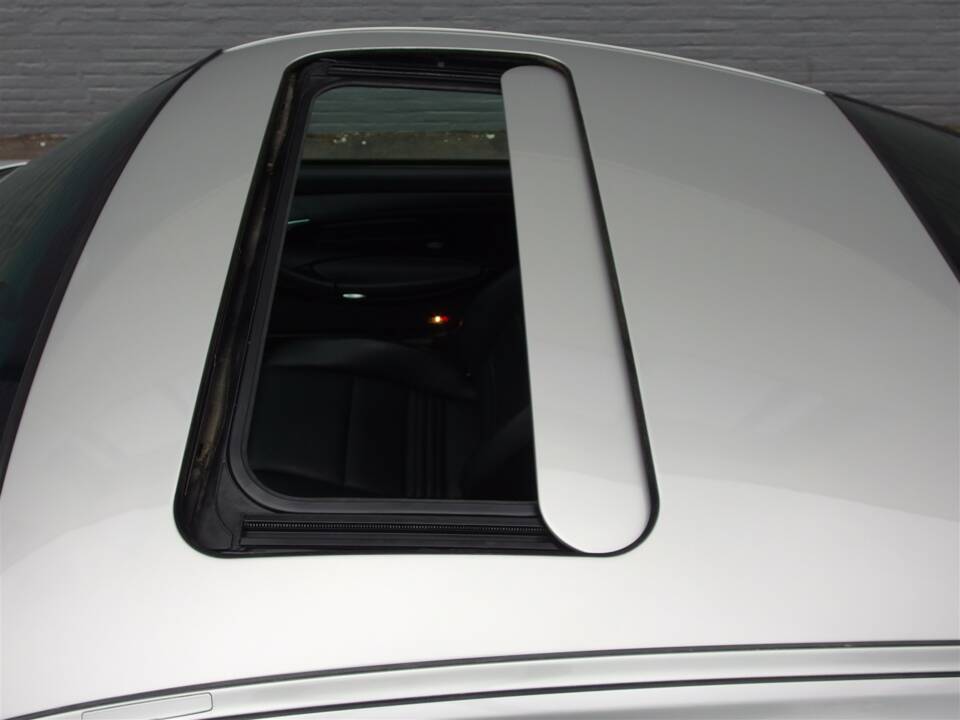 Bild 17/100 von Porsche 911 Carrera 4S (2002)