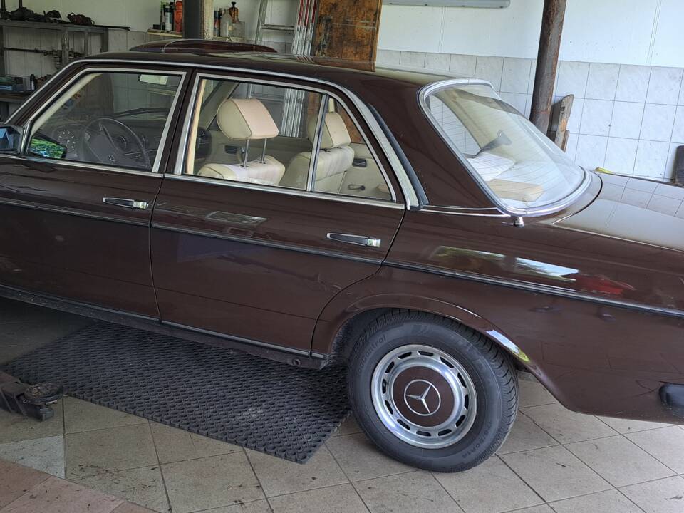 Bild 3/5 von Mercedes-Benz 200 D (1980)