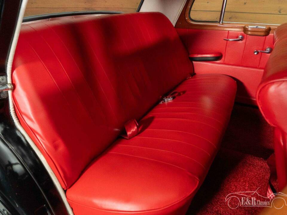 Image 7/19 de Mercedes-Benz 220 a (1955)