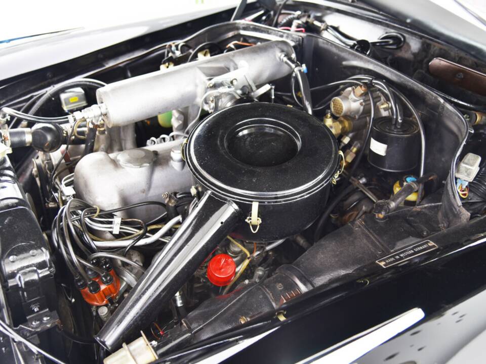 Bild 35/38 von Mercedes-Benz 220 SE (1960)