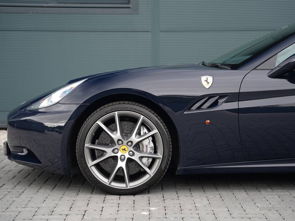 Image 9/50 de Ferrari California (2012)