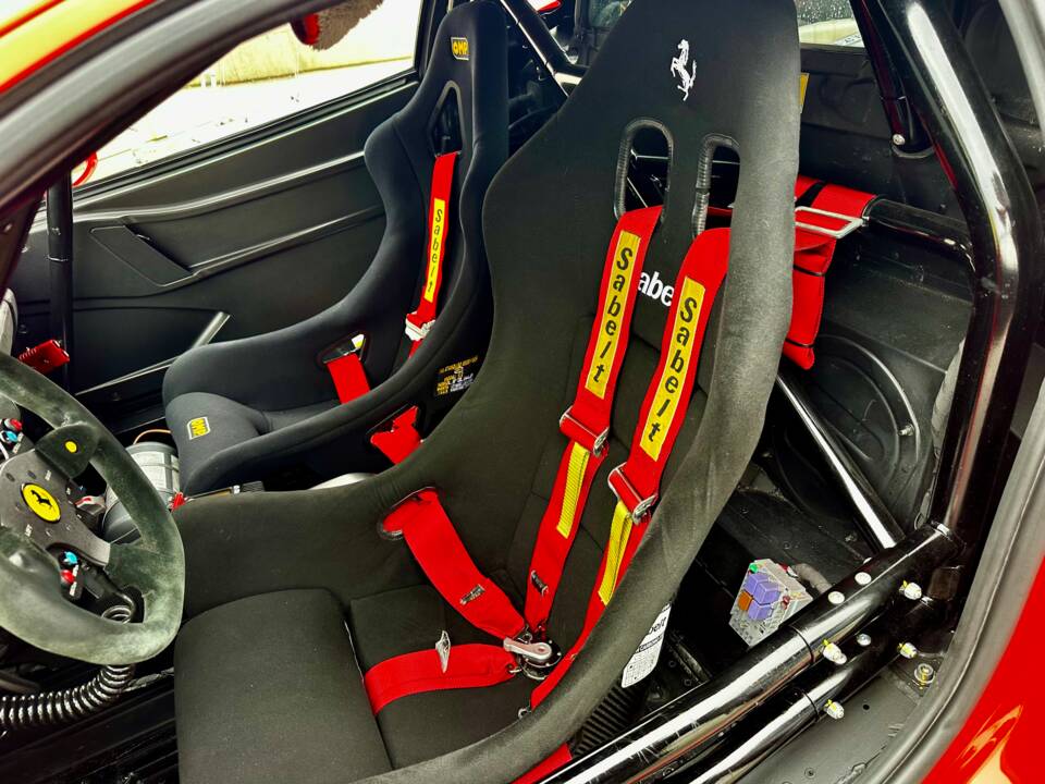 Bild 14/17 von Ferrari 458 Italia GT3 (2011)