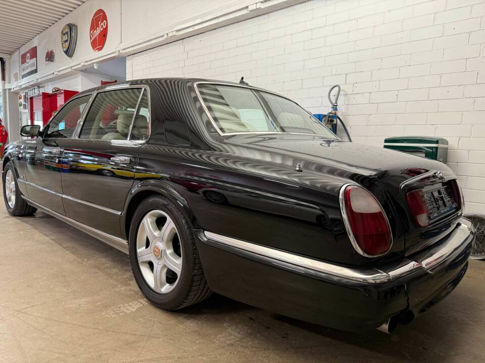 Image 16/21 of Bentley Arnage T (2003)