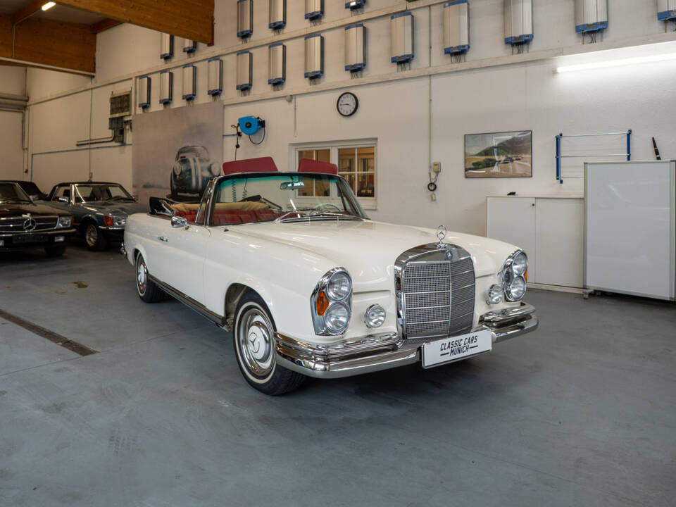 Image 9/37 of Mercedes-Benz 250 SE (1966)