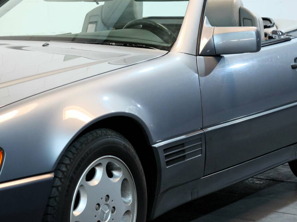 Image 24/34 of Mercedes-Benz 500 SL (1991)