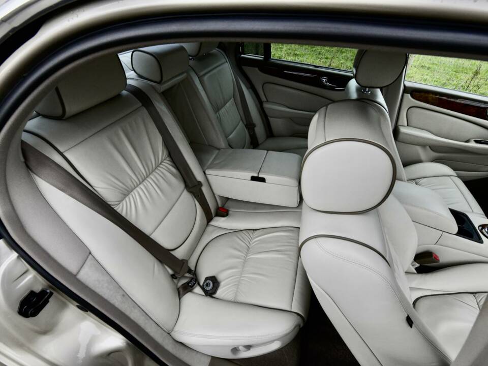 Afbeelding 37/50 van Jaguar XJ 8 4.2 (2003)