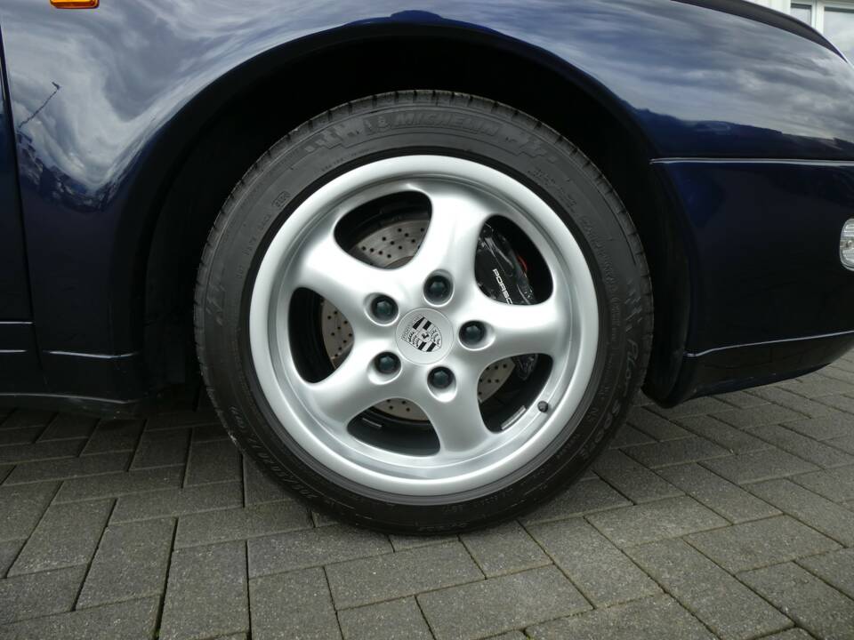 Image 27/29 of Porsche 911 Carrera (1995)
