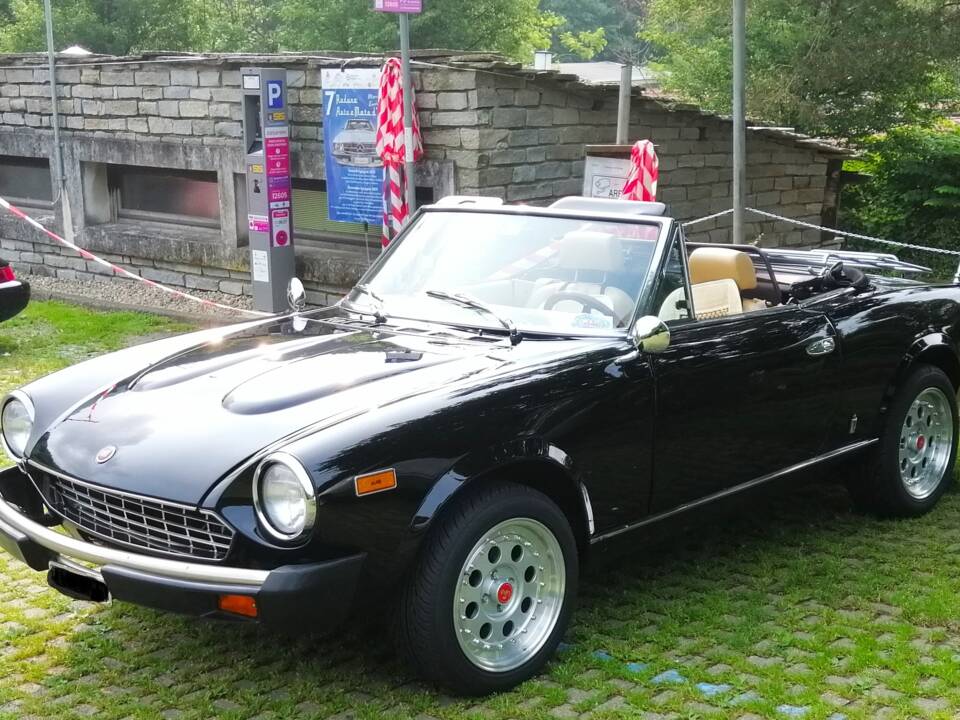 Bild 6/30 von FIAT Spider 2000 (1980)