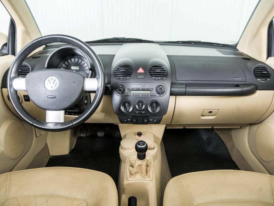 Bild 7/50 von Volkswagen New Beetle 1.6 (2003)