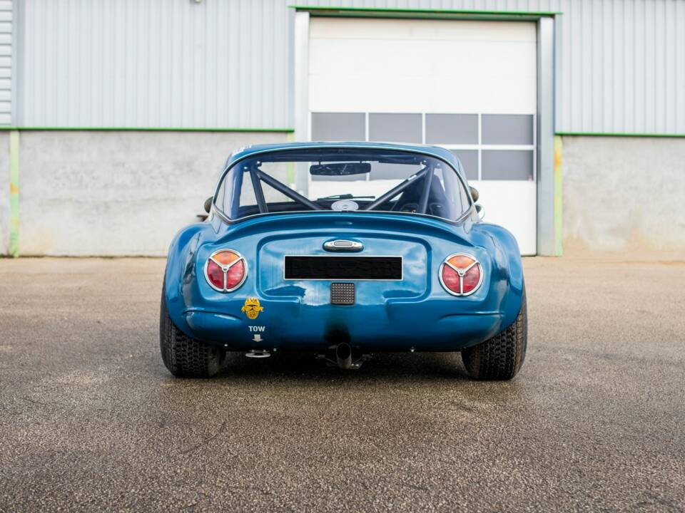 Image 4/18 of TVR Griffith 400 (1965)