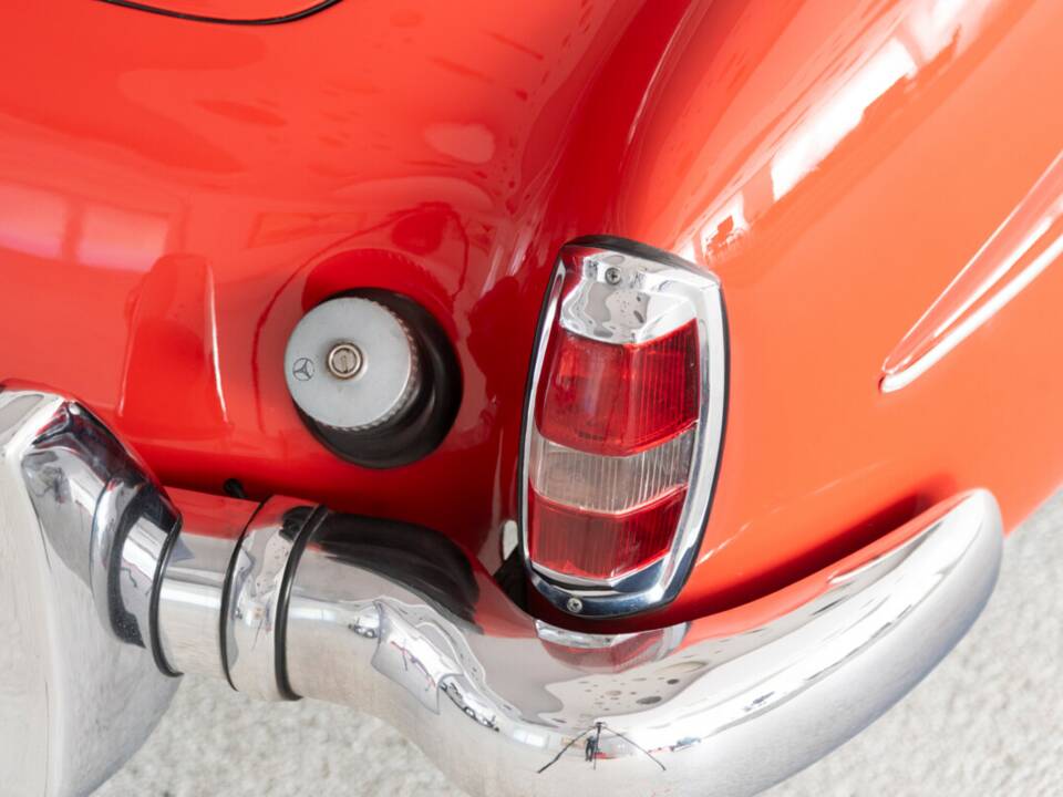 Image 14/35 of Mercedes-Benz 190 SL (1962)