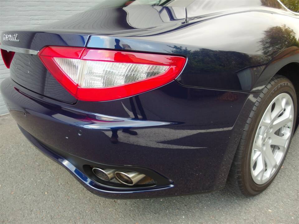 Image 36/99 of Maserati GranTurismo 4.2 (2008)