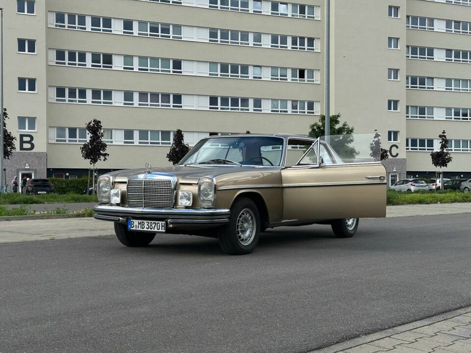 Image 3/8 of Mercedes-Benz 250 CE (1970)