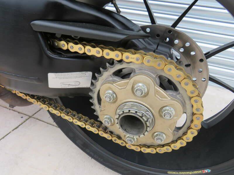 Bild 37/44 von Ducati DUMMY (2010)