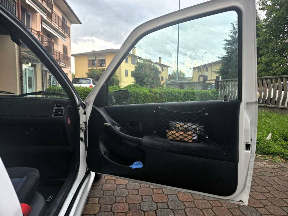 Immagine 26/30 di Peugeot 306 2.0i GTi6 (1997)