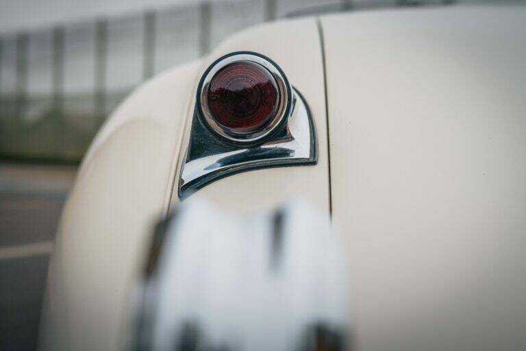 Image 23/43 of Jaguar XK 120 OTS (1951)