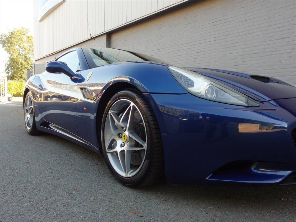 Bild 22/99 von Ferrari California (2009)