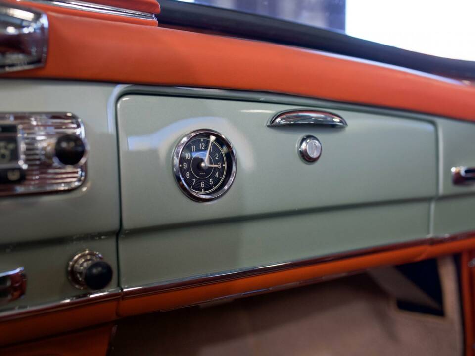 Image 23/28 of Mercedes-Benz 190 SL (1960)