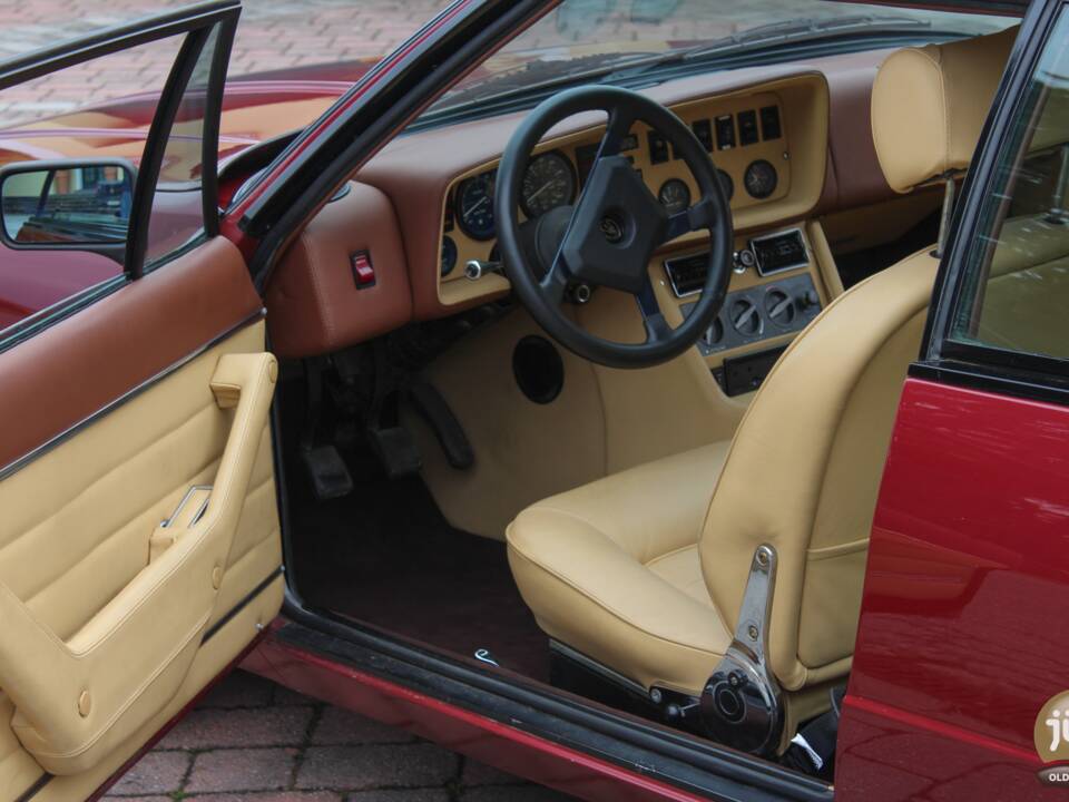 Image 17/22 of Maserati Kyalami (1979)