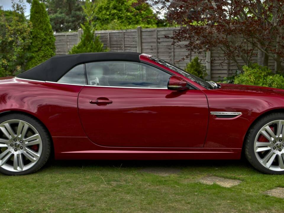 Image 19/50 of Jaguar XKR (2013)