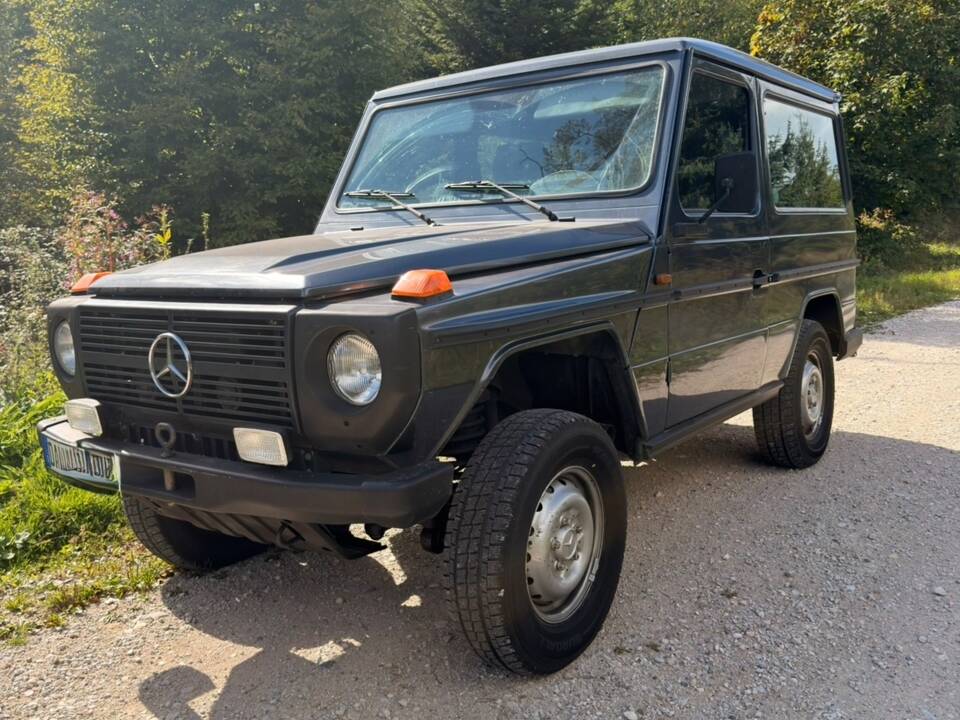 Image 1/21 of Mercedes-Benz 230 GE (SWB) (1988)