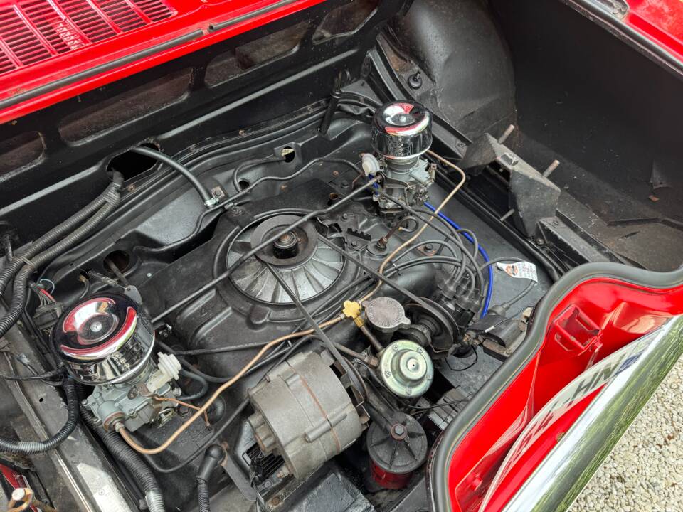 Image 3/8 of Chevrolet Corvair Monza (1965)