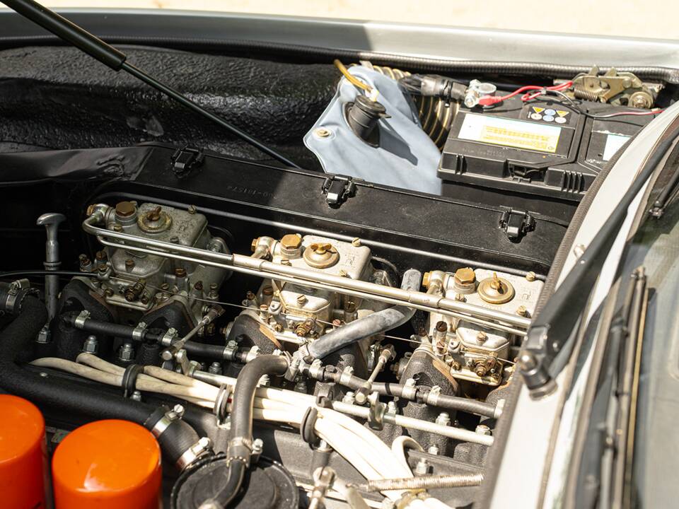 Bild 78/81 von Ferrari 365 GT4 2+2 (1973)