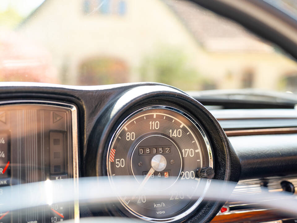 Bild 43/56 von Mercedes-Benz 280 SE (1968)