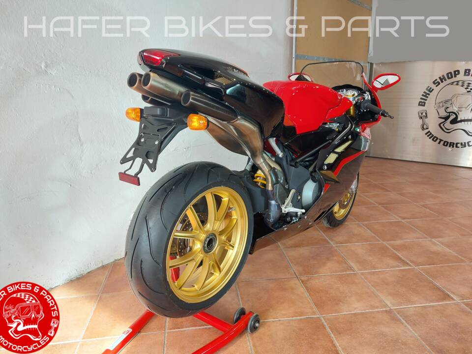 Immagine 5/50 di MV Agusta DUMMY (2004)