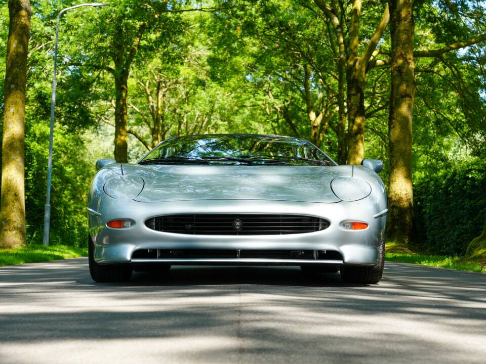 Bild 19/50 von Jaguar XJ 220 (1993)