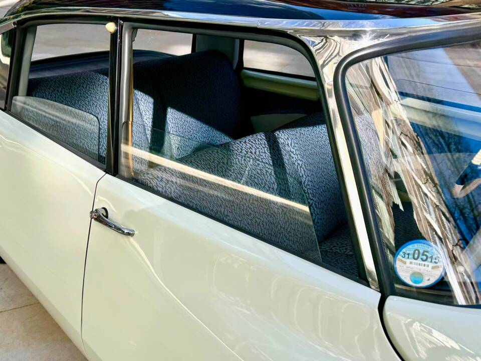 Image 9/77 de Citroën DS 19 (1958)