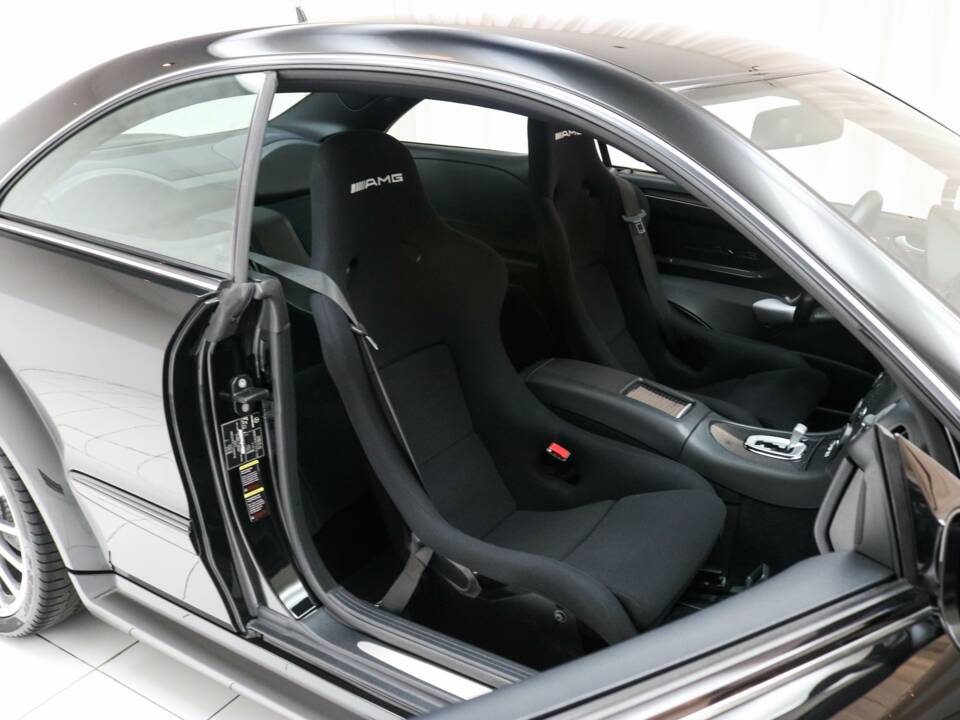 Imagen 7/16 de Mercedes-Benz CLK 63 AMG Black Series (2008)